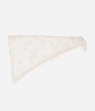 Pañuelo Triangular en Encaje con Bordado y Acabado Ondulado
