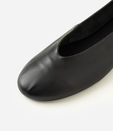 Zapatilla en Cuero con Punta Redonda 4