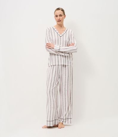 Pijama Largo en Peach Touch con Estampa de Rayas Contrastante 1