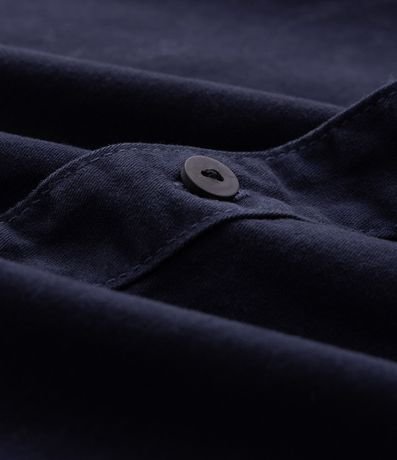 Camisa Comfort en Algodón con Bolsillos Solapa y Abotonado 4