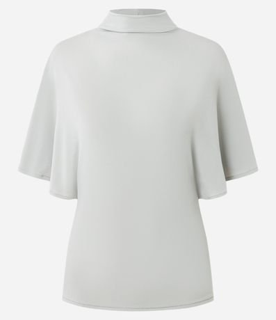 Blusa Amplia con Cuello Alto y Mangas Cortas