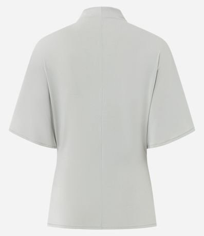 Blusa Amplia con Cuello Alto y Mangas Cortas 2
