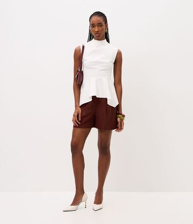 Blusa con Cuello Alto y Bajo Peplum Asimétrico 2