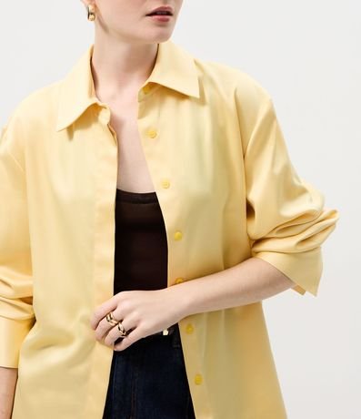 Camisa Satinada con Puños Largos 4