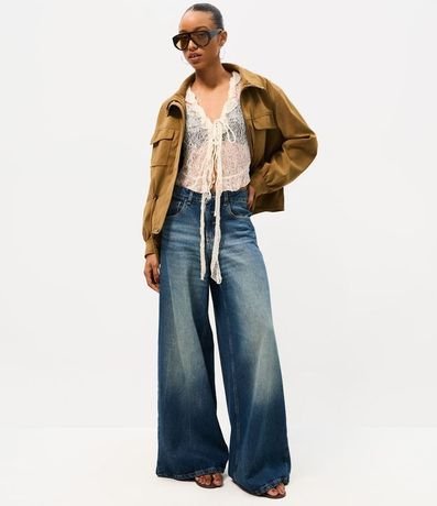 Blusa en Poliamida con Encaje y Volados en el Escote 5