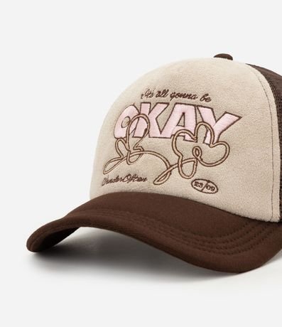 Gorra Trucker con Bordado Lettering 4