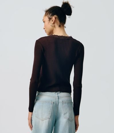 Blusa en Punto Canelado con Detalle en Encaje y Lazo 4
