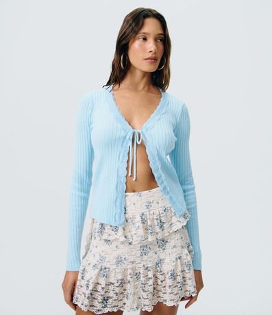 Blusa en Punto Canelado con Detalle en Encaje y Lazo
