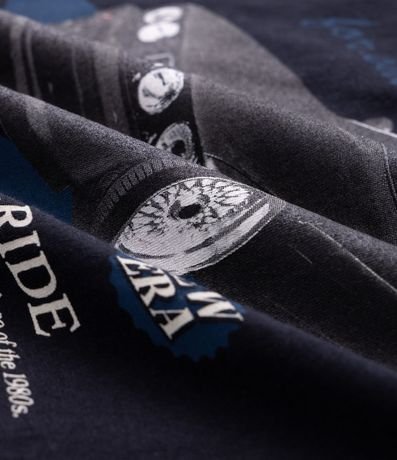 Remera Comfort en Algodón con Estampado de Carro 8
