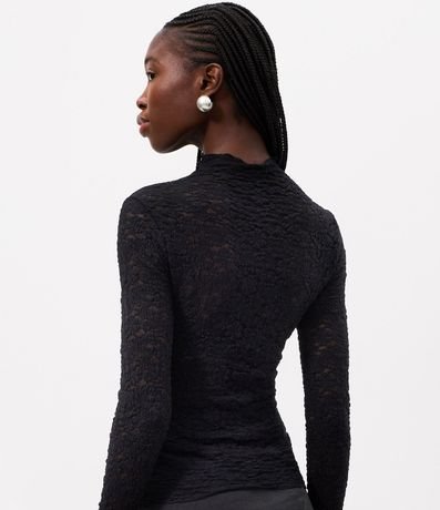 Blusa Segunda Piel en Encaje con Cuello Alto 4